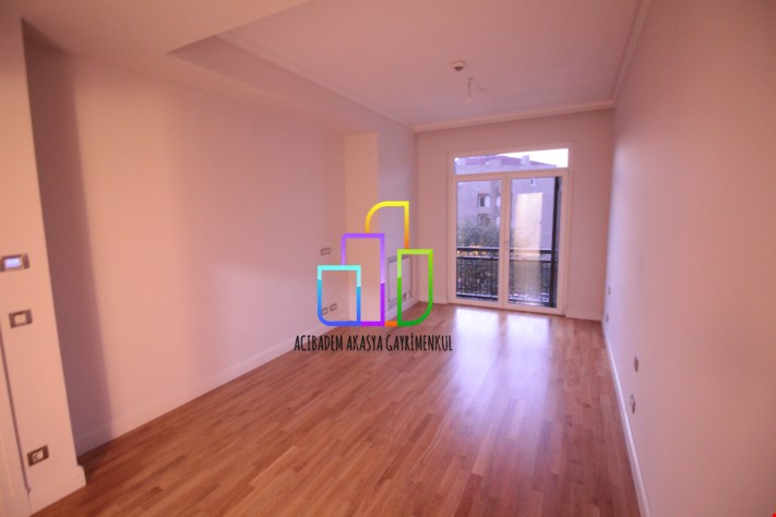 Emaar square de satılık 2+1 140 m2 Boş - İt s ready to move 