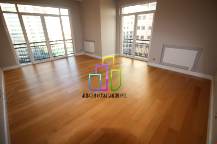 Emaar Square 2+1 Residence High Floor Block Mall View Opportunity