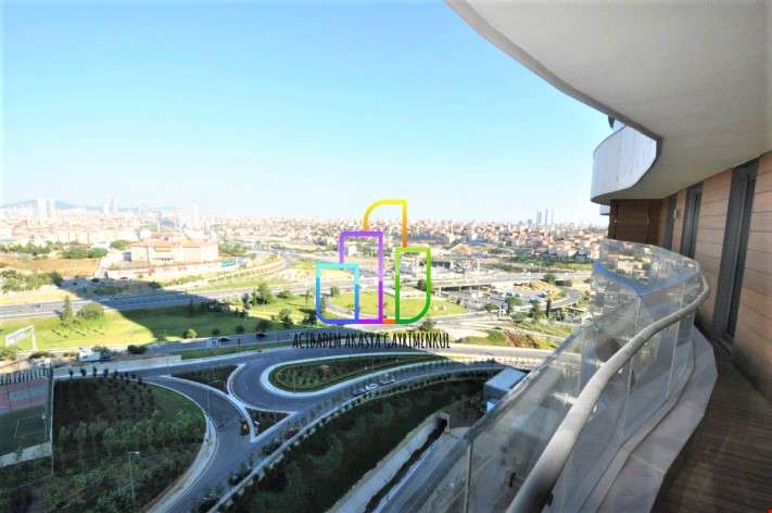 Akasya Acıbadem 2+1 Satılık Avm Üzeri Yatay Blok Fırsat!!!!!