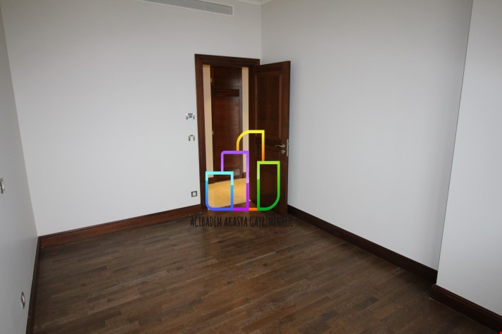 Emaar Square 3,5+1 Residence Block Ready To Move!!!