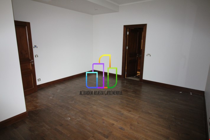 Emaar Square 3,5+1 Residence Block Ready To Move!!!