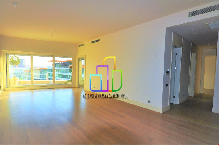 Akasya Acıbadem 3,5+1 BALKONLU Göl Etabı Kule'de Kiralık BOŞ!