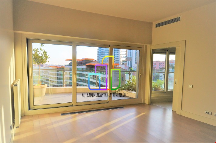 Akasya Acıbadem 3,5+1 BALKONLU Göl Etabı Kule'de Kiralık BOŞ!