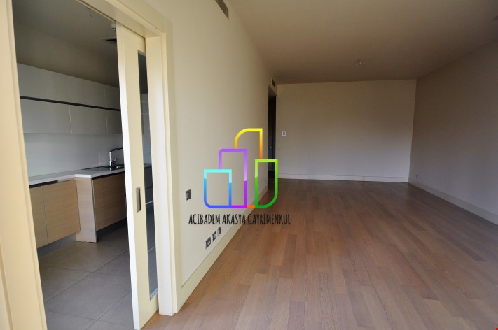 Akasya Acıbadem 3,5+1 BALKONLU Göl Etabı Kule'de Kiralık BOŞ!