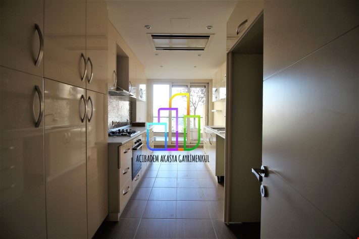 Akasya Acıbadem 3+1 Koru Etabı 164 M2 Genis Balkonlu Oturuma Hazır