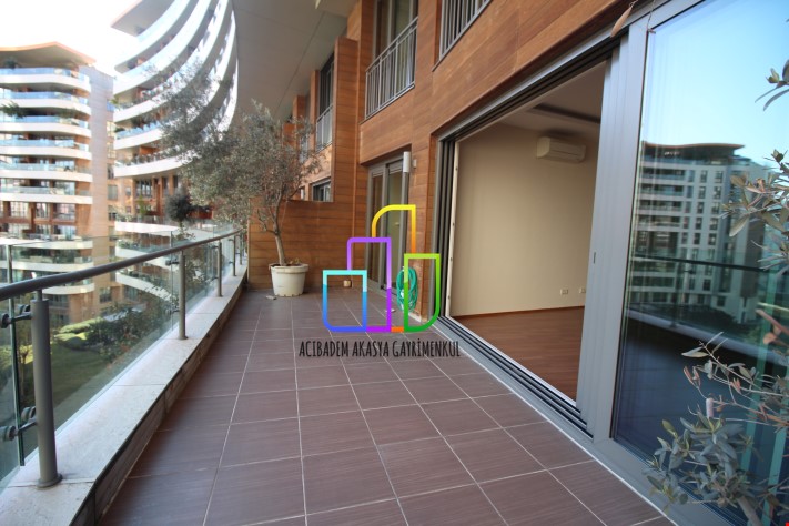 Akasya Acıbadem 3+1 Koru Etabı 164 M2 Genis Balkonlu Oturuma Hazır