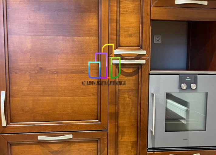 Emaar Square 2,5+1 On Sale Fully Furnished With Maid Room Empty!!!