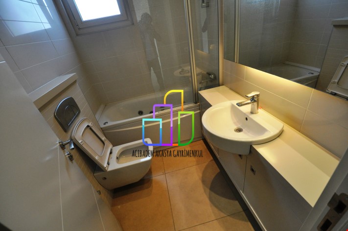 1.5+1 86m2 AKASYA ACİBADEM GÖL ETABI KULE DE YATIRIMLIK & BOŞ