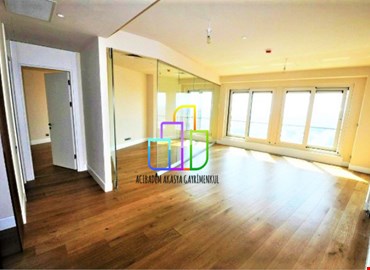 Akasya Acıbadem Kent Kule de 2+1 Satılık  111 M2 Ofis