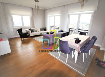 Emaar Square de 3+1 180 m2 Avm Cepheli kiralık - 3+1 Flat For Rent 
