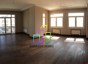 Emaar Square 3.5+1 218 m2 at Residence Block - İts Empty 